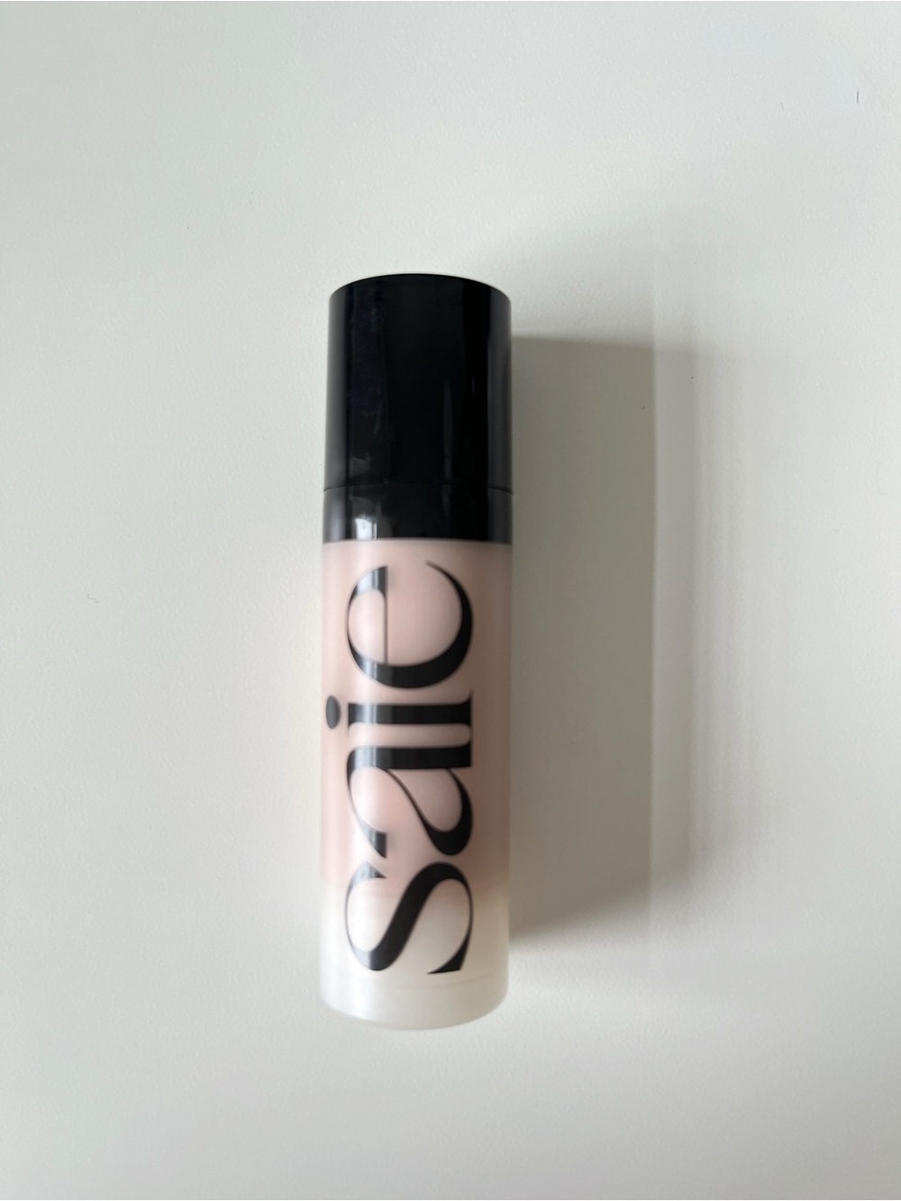 SAIE Glowy Super™ Gel Lightweight Multipurpose
Illuminator & Liquid Highlighter